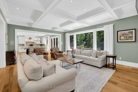 170 Kingscross Dr, King, ON L7B 1E6