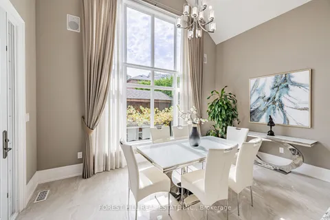223 Crestwood Rd, Vaughan, ON L4J 1A8