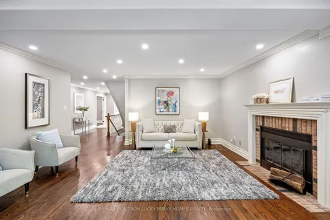 8 Calderbridge Cres, Markham, ON L3R 9M8