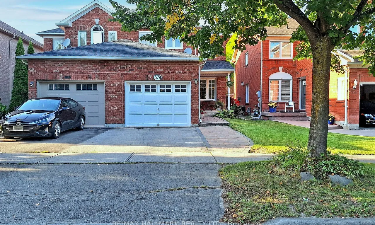 379 Pinnacle Tr, Aurora, ON L4G 7G3
