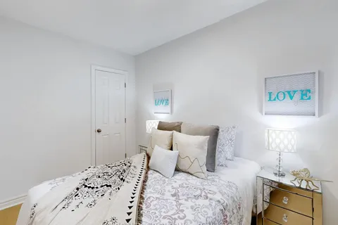 26 Algonquin Cres, Aurora, ON L4G 3E5
