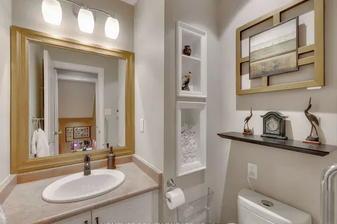 257 America Ave, Vaughan, ON L6A 3H1