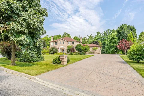30 Country Estates Dr, Markham, ON L6C 1A4