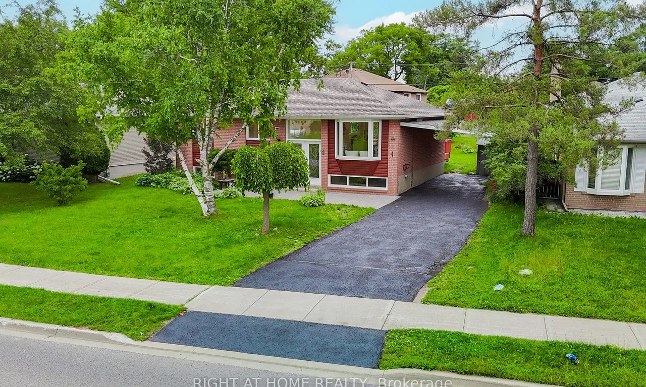 41 Aurora Heights Dr, Aurora, ON L4G 2W6