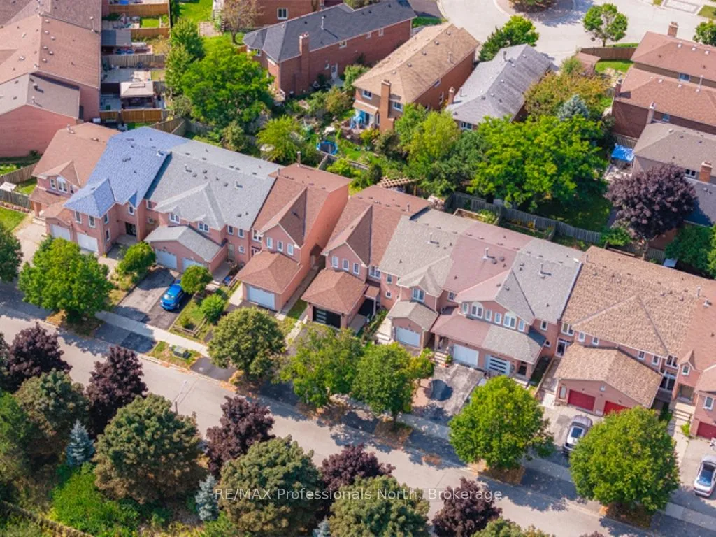 92 Oldhill St, Richmond Hill, ON L4C 9V1