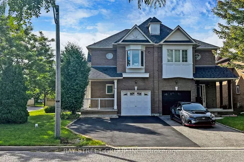 27 Boxhill Rd, Markham, ON L3S 4R1