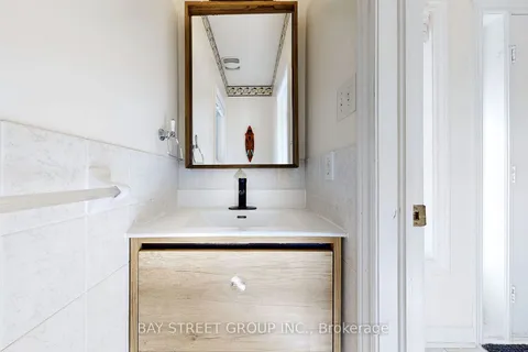 27 Boxhill Rd, Markham, ON L3S 4R1