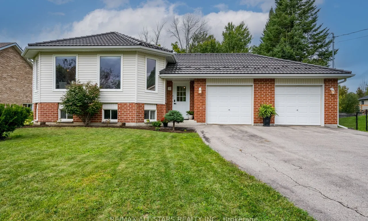 30 Heathbank Ave, Georgina, ON L0E 1N0