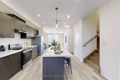 44 James Noble Lane, Richmond Hill, ON L4C 5S7