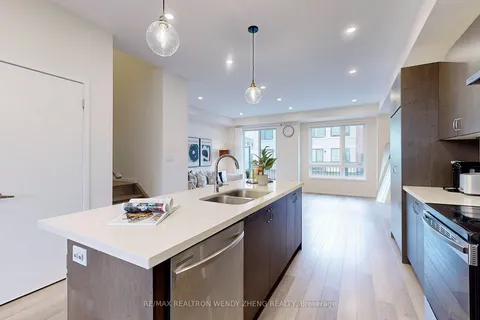 44 James Noble Lane, Richmond Hill, ON L4C 5S7