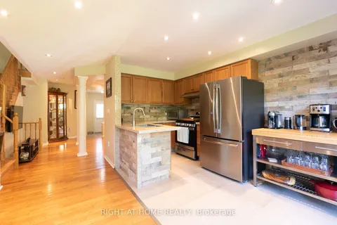 34 Long Point Dr, Richmond Hill, ON L4E 3W8