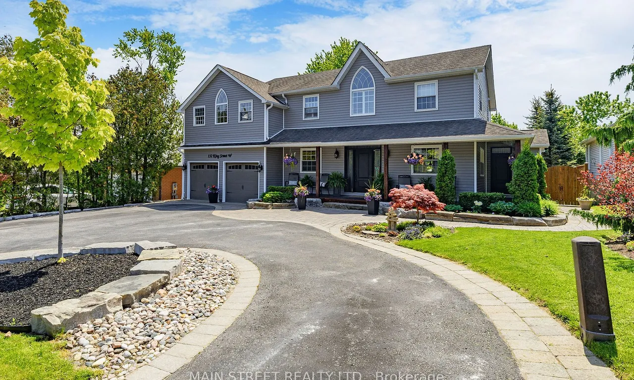 132 King St, Uxbridge, ON L9P 1B1