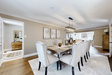 132 King St, Uxbridge, ON L9P 1B1