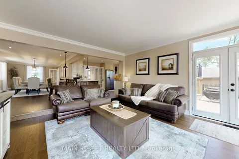 132 King St, Uxbridge, ON L9P 1B1