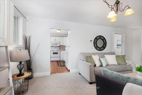 7 Georgette St, Georgina, ON L4P 1L2