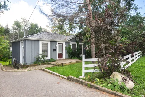 1010 Elgin St, Newmarket, ON L3Y 3C1