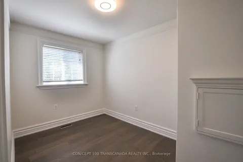 1010 Elgin St, Newmarket, ON L3Y 3C1