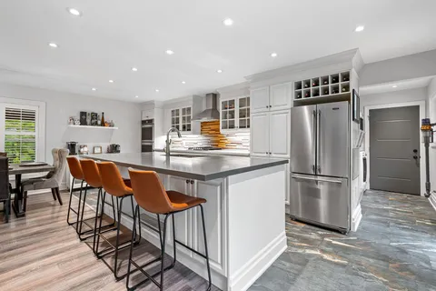 32 Woodland Heights Dr, Adjala-Tosorontio, ON L0M 1J0