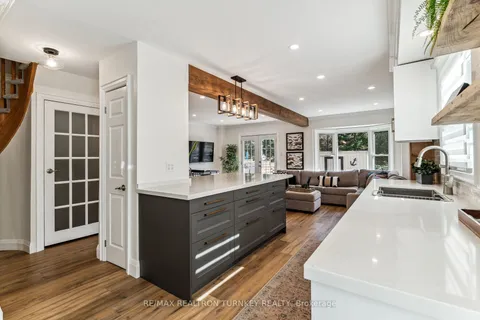 21 Sunbird Blvd, Georgina, ON L4P 3R9