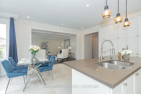 59 Frederick Pearson St, East Gwillimbury, ON L9N 0R8