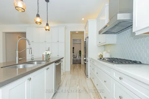 59 Frederick Pearson St, East Gwillimbury, ON L9N 0R8