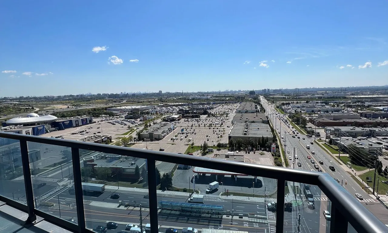Condo Apt interior view at 3700 Highway 7 Rd Vaughan
