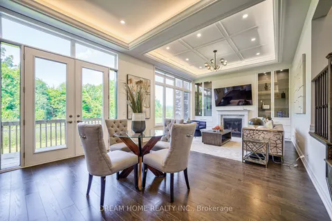 214 Yorkton Blvd, Markham, ON L6C 1N6