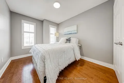 112 Catalpa Cres, Vaughan, ON L6A 0R5