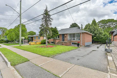 130 Palmer Ave, Richmond Hill, ON L4C 1N8