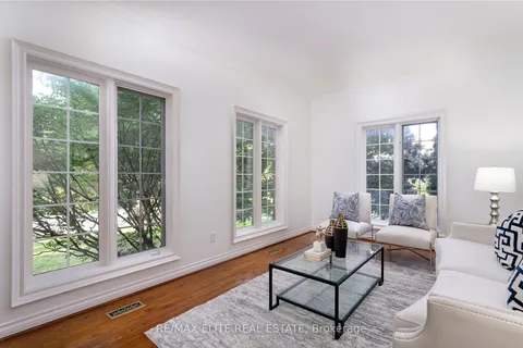 8 TIVOLI Ave, Richmond Hill, ON L4C 0C6