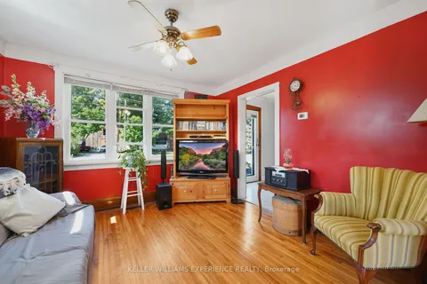 76 Margaret St, Essa, ON L0M 1B0
