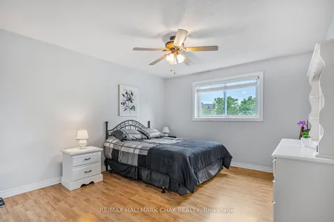 58 Collings Ave, Bradford West Gwillimbury, ON L3Z 2T1