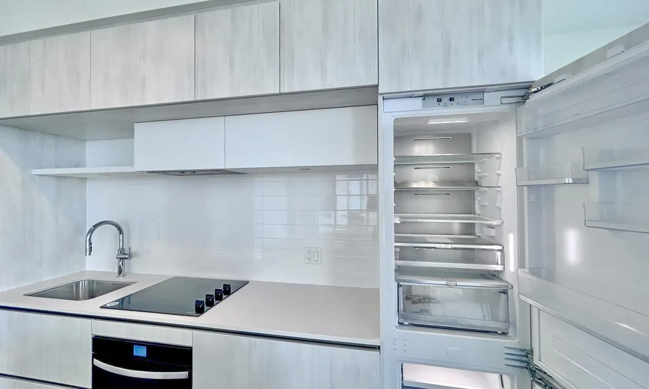 Condo Apt kitchen at 2 David Eyer Rd Richmond Hill