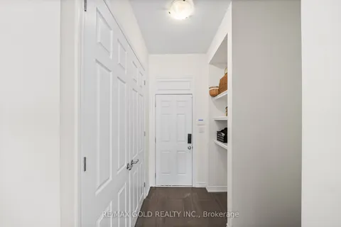 31 Streamside St, Vaughan, ON L4H 4V3