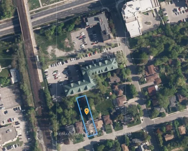 245 Elmwood Ave, Richmond Hill, ON L4C 1L3