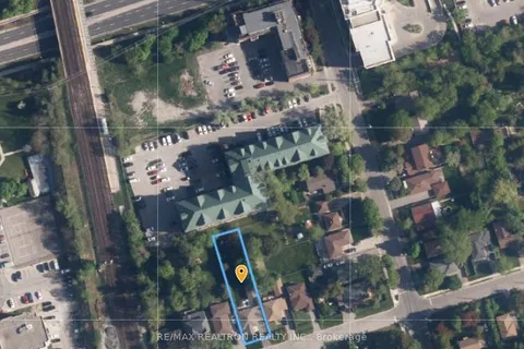 245 Elmwood Ave, Richmond Hill, ON L4C 1L3