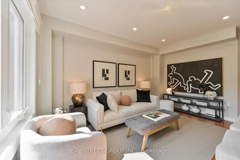 71 Silverdart Cres, Richmond Hill, ON L4E 3T8