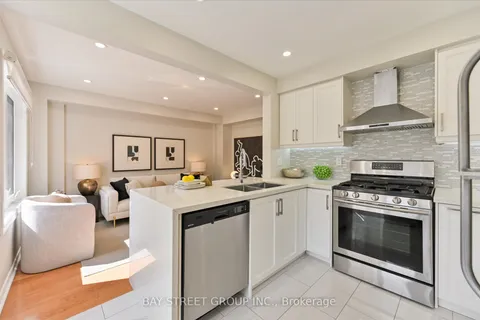 71 Silverdart Cres, Richmond Hill, ON L4E 3T8