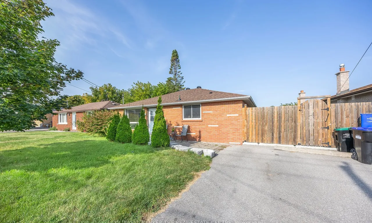228 Simcoe Rd, Bradford West Gwillimbury, ON L3Z 1Y9