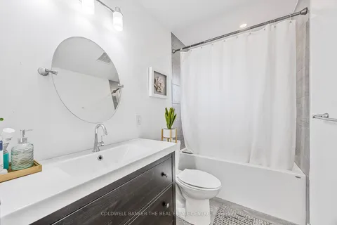 228 Simcoe Rd, Bradford West Gwillimbury, ON L3Z 1Y9