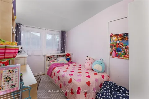 27 Lakeshore Rd, Georgina, ON L0E 1N0