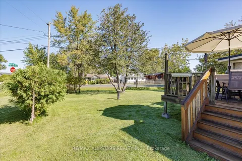 27 Lakeshore Rd, Georgina, ON L0E 1N0