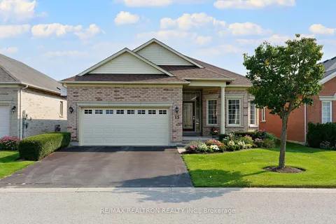 15 Gentle Ben, Whitchurch-Stouffville, ON L4A 1M6
