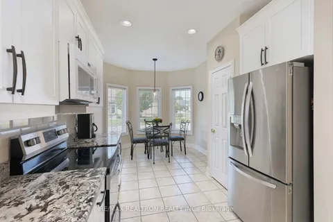 15 Gentle Ben, Whitchurch-Stouffville, ON L4A 1M6