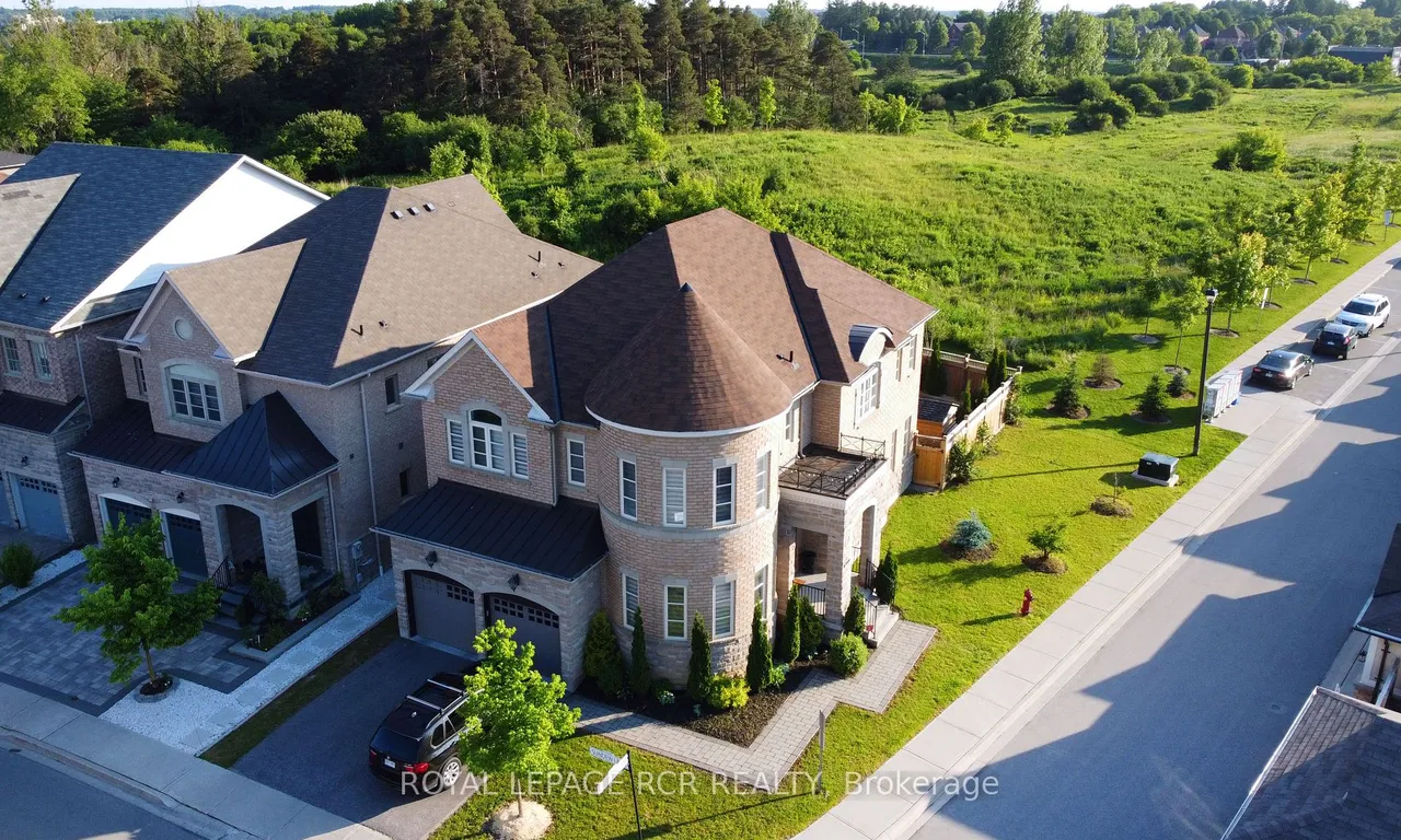 5 Sundew Lane, Richmond Hill, ON L4E 1C3