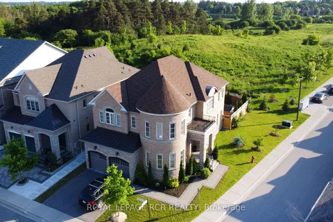 5 Sundew Lane, Richmond Hill, ON L4E 1C3