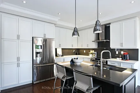 5 Sundew Lane, Richmond Hill, ON L4E 1C3