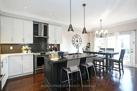 5 Sundew Lane, Richmond Hill, ON L4E 1C3