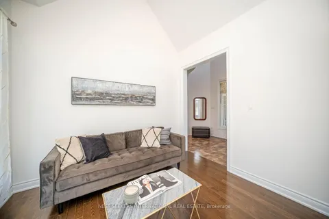 3 Larkin Ave, King, ON L7B 0N8
