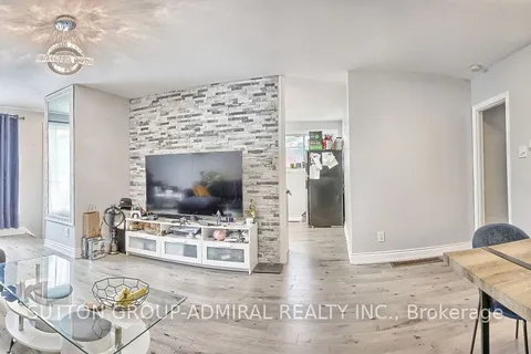 211 Axminster Dr, Richmond Hill, ON L4C 2W2